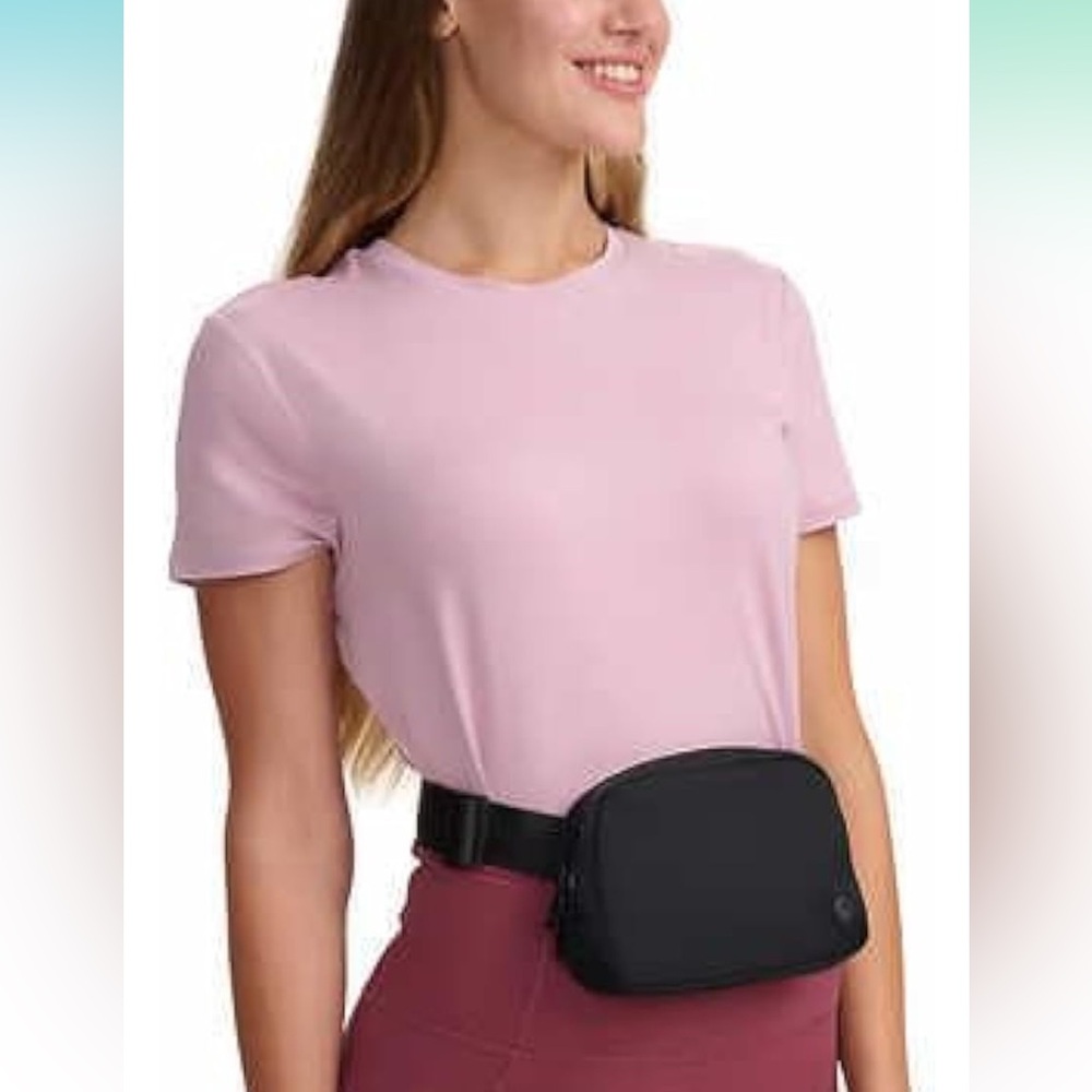 Lolë Belt Bag